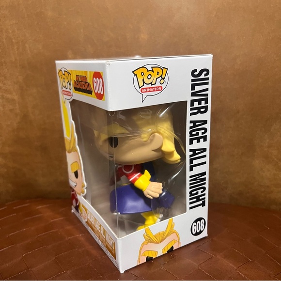 Funko Pop- My Hero Academia- Silver Age All Might - 608 - Picture 2 of 3